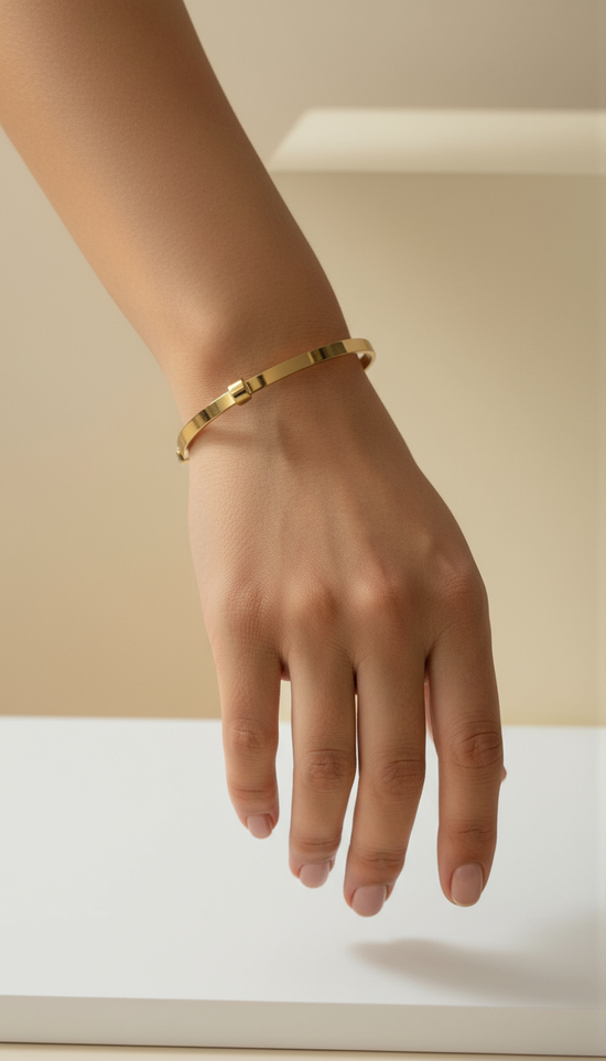 Minimalist Gold Bangle Bracelet