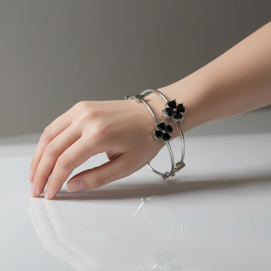 Silver Clover Hoop Bracelet (Pink / Black)